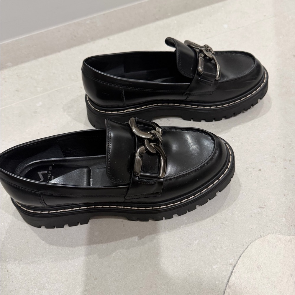 Marc Fisher black loafer size 7 - Picture 2 of 7